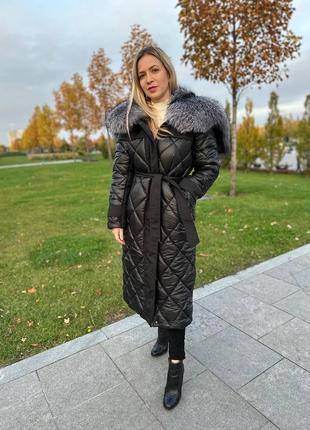 Роскошное пальто с капюшоном из чернобурки