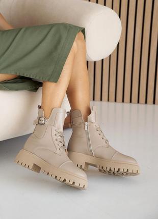 Стильные качественные бежевые женские зимние ботинки на массивной подошве, кожаная,натуральная кожа и шерсть6 фото