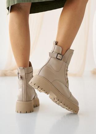 Стильные качественные бежевые женские зимние ботинки на массивной подошве, кожаная,натуральная кожа и шерсть8 фото