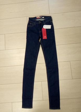 Джинсы женские levi's 710 23/321 фото