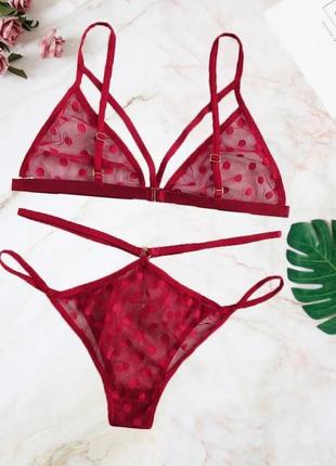 Сексуальный комплект из мягкого кружева.