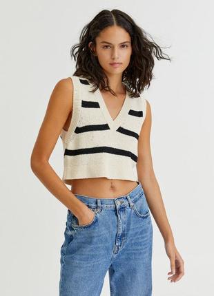 Жилет в смужку pull and bear