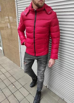 Мужская утепленная красная куртка с капюшоном2 фото