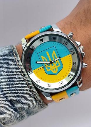 Кварцевые наручные часы с желто-голубым циферблатом и ремешком, с символикой украины2 фото