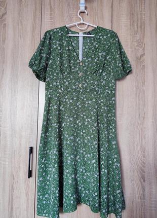 Легенькв зелена в квітковий принт сукня платье плаття розмір 48-50