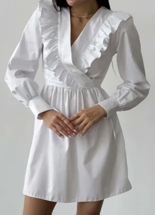 Хлопковое платье с рюшами белое