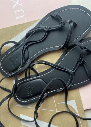 Кожаные босоножки кожаные zara сандалии на завязках1 фото