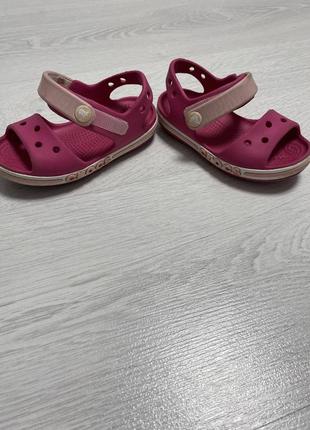 Босоніжки для дівчинки crocs c73 фото