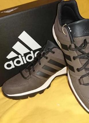 Кроссовки adidas traxion1 фото