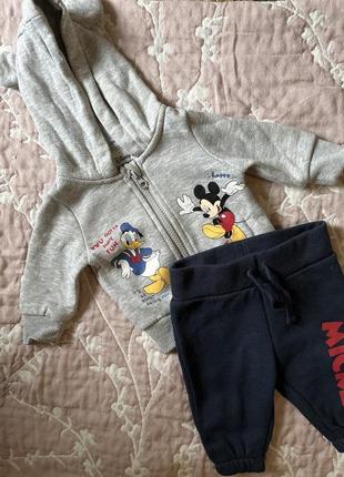 Костюм на малышку с ярким принтом