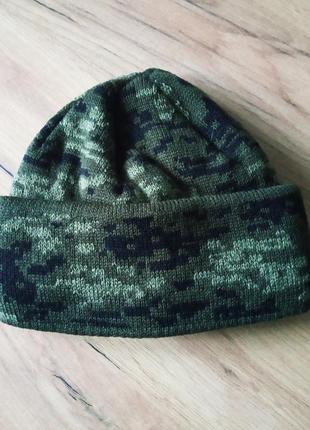 Вязаная теплая зимняя шапочка 
с отворотом на микрофлисе
пиксельная1 фото