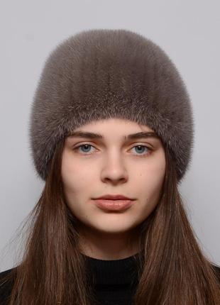 Женская зимняя норковая шапка на вязаной основе шарик листок капучино
