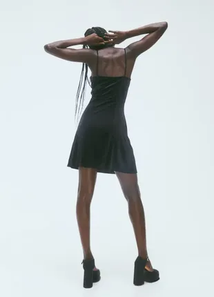 Эффектное черное велюровое платье со стразами h&m платье на тонких бретелях6 фото
