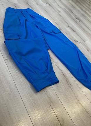 Ярко-синие брюки-парашуты карго1 фото