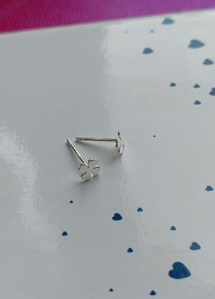 Сережки-гвоздики серебро 925 пробы четырехлистник3 фото