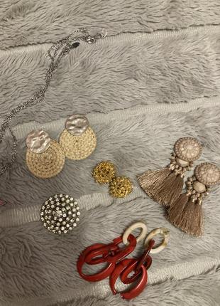 Лот бижутерии