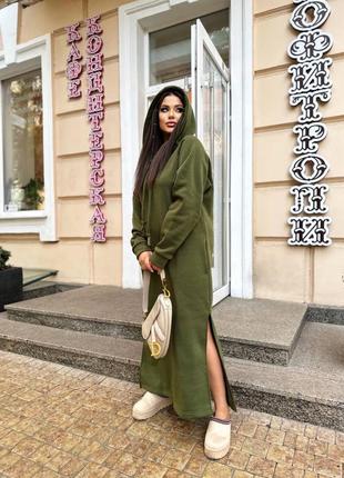 Спортивное теплое платье на флисе длинное худи с капюшоном распорка оверсайс длинная к полу разрезы толстовка прямое платье футляр оверсайз