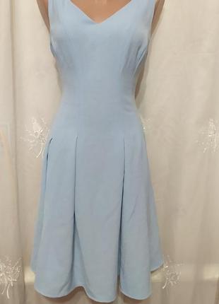 Нежно-голубое платье