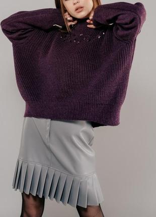 Фіолетовий в'язаний светр oversize з камінчиками