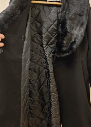 Пальто жіноче з коміром із натурального хутра2 фото