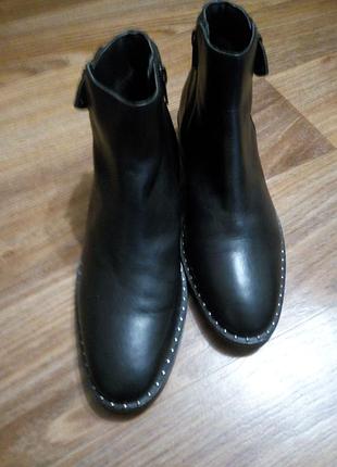 Ботинки размер 38