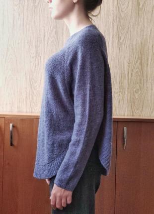 Серо-голубой женский свитер свободного кроя.2 фото