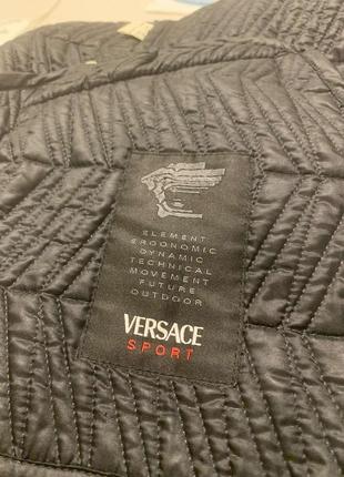 Легке пальто versace sport8 фото