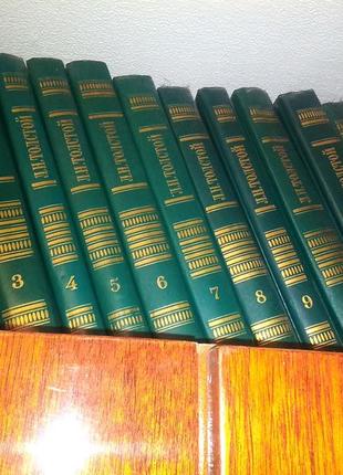 Лев толстой 12 томов. воина и мир, анная каренина и другие.. это очень крутые книги.1 фото