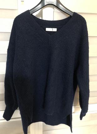 Свитер