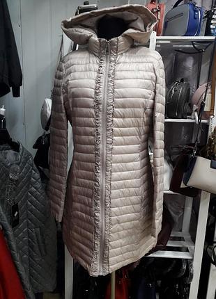 Весняний тонкий плащ