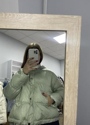 Женская зимняя куртка мятного цвета3 фото