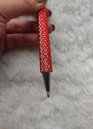 Червона ручка з інкрустацією стразами та перлиною на кнопці claires3 фото