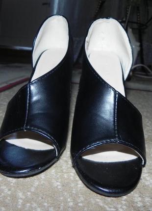Супер туфлі, босоніжки shein3 фото