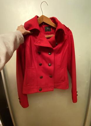 Червоне коротке пальто1 фото