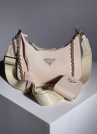 Сумка prada re-edition 2005 cream saffiano leather bag