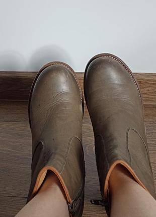 Итальянские кожаные ботинки на небольшом каблуке 40 размер