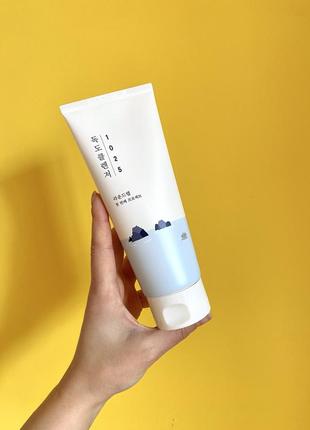 М’яка пінка для вмивання round lab 1025 dokdo cleanser 150ml ціна