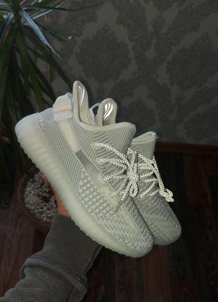 Женские кроссовки   adidas yeezy boost 350 v2