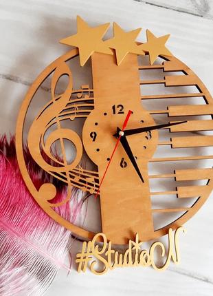 Часы деревянные "скрипичный ключ" с декором звезды 35х35 см2 фото