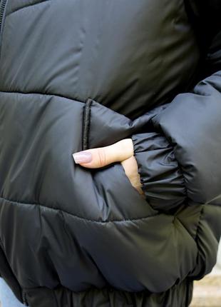 Куртка черная короткая объемная с капюшоном зима размеры 42-485 фото