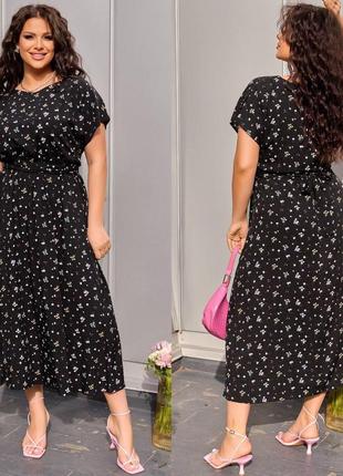 Женское легкое удлиненное платье черного цвета с цветочным принтом размеры 50-605 фото