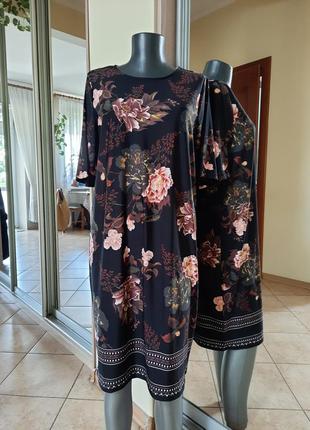 Красивое в цветы платье 👗,