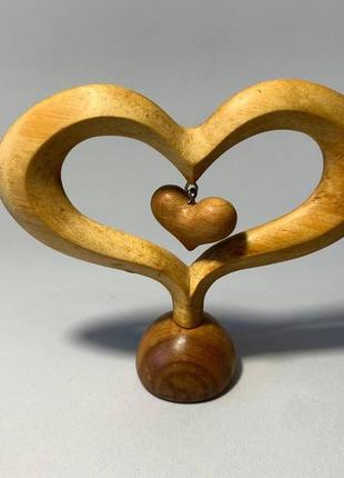 Статуетка з дерева, фігурка з дерева, статуетка "серце", скульптура з дерева, фігурка дерев'яна, "кохання"1 фото