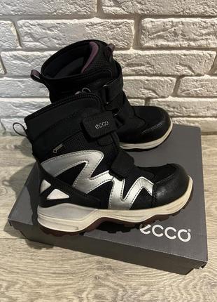 Продам зимние ботинки ecco р. 31