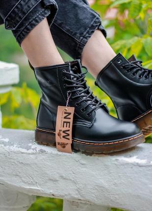 Жіночі черевики dr. martens 1460 чорні