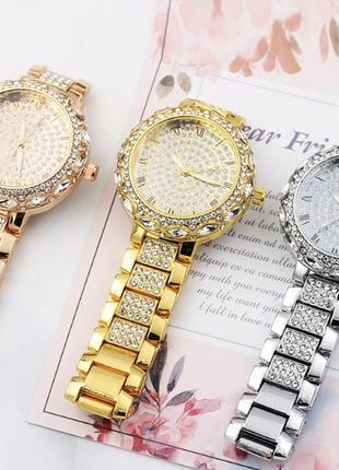 Жіночі наручні годинники з камінням 415