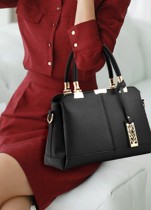 Модная женская сумка с брелоком, стильная большая женская сумочка экокожа7 фото