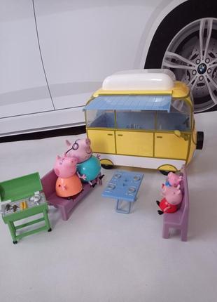 Великий автобус веселий кемпінг свинки пеппи.