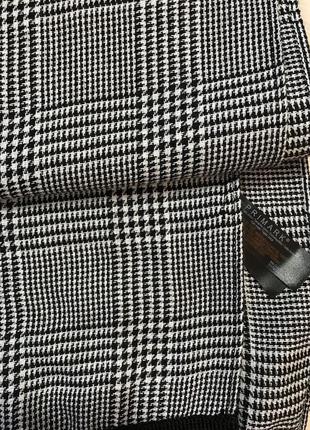 Шарф в наличии.