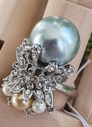 Крупное кольцо с жемчугом